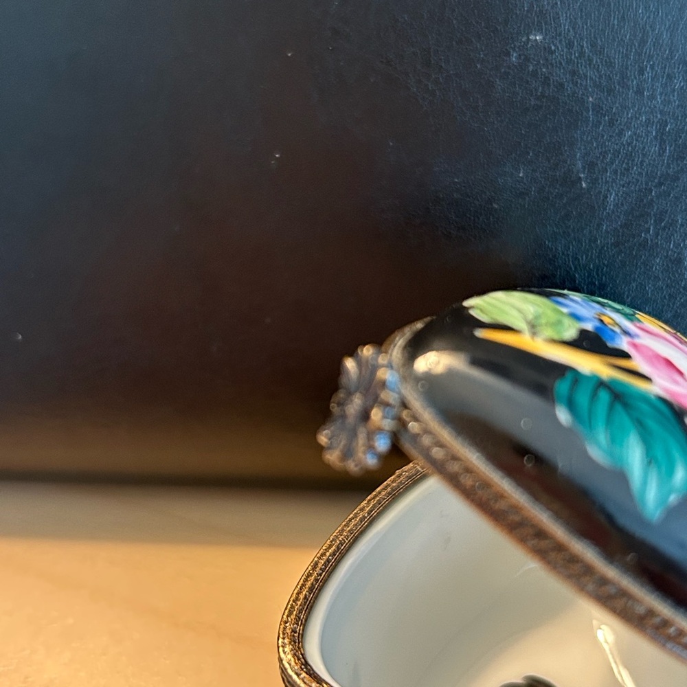 Limoges Heart shaped trinket box - Picture 6 of 6